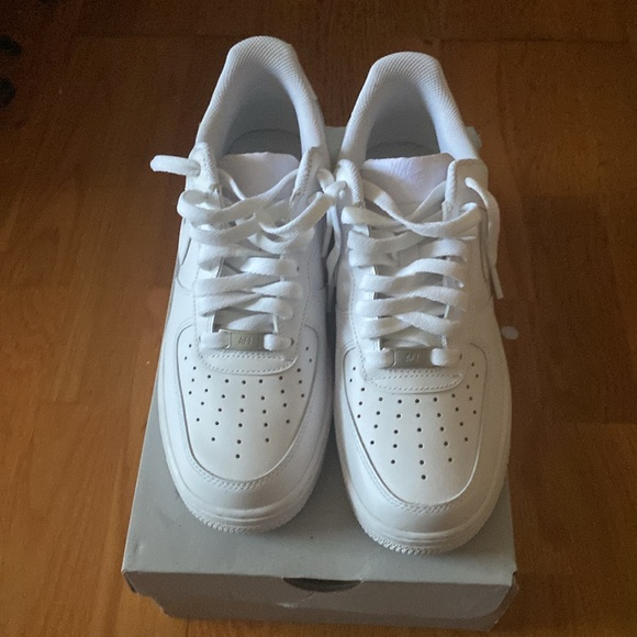 Nike Shoes - White airforce 1 (Lowtop)